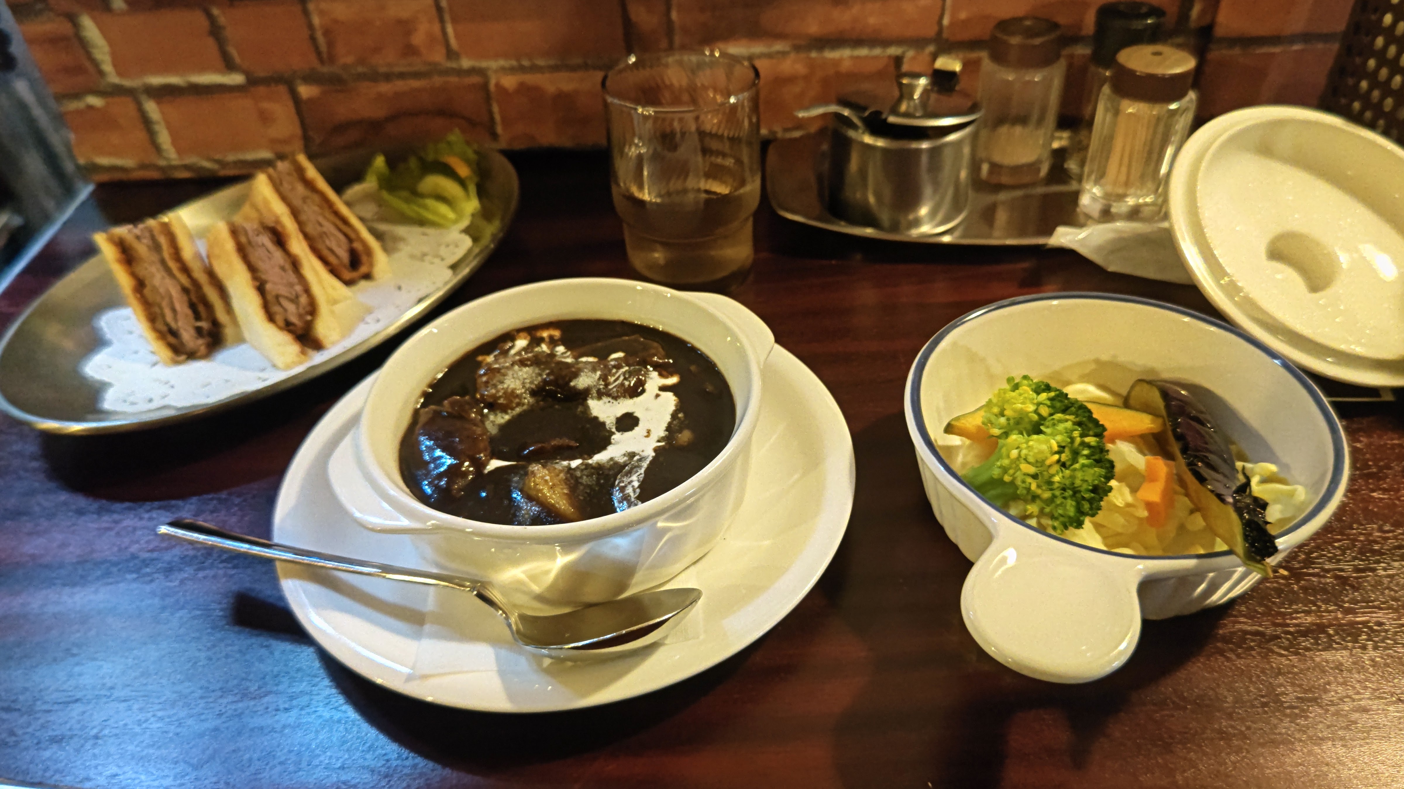 그릴 본의 대표사진