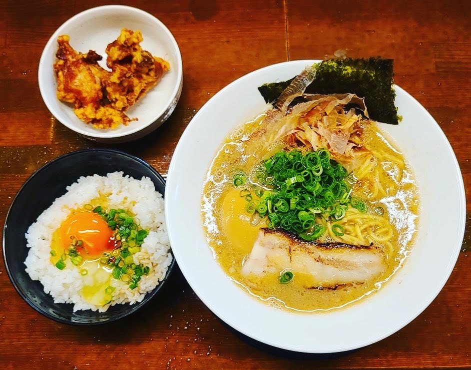 豚と魚のラーメン屋 ねこや의 대표사진