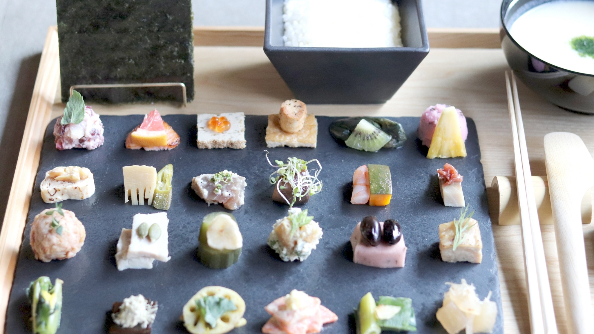 테오리 스시 AWOMB 카라스마 본점의 대표사진