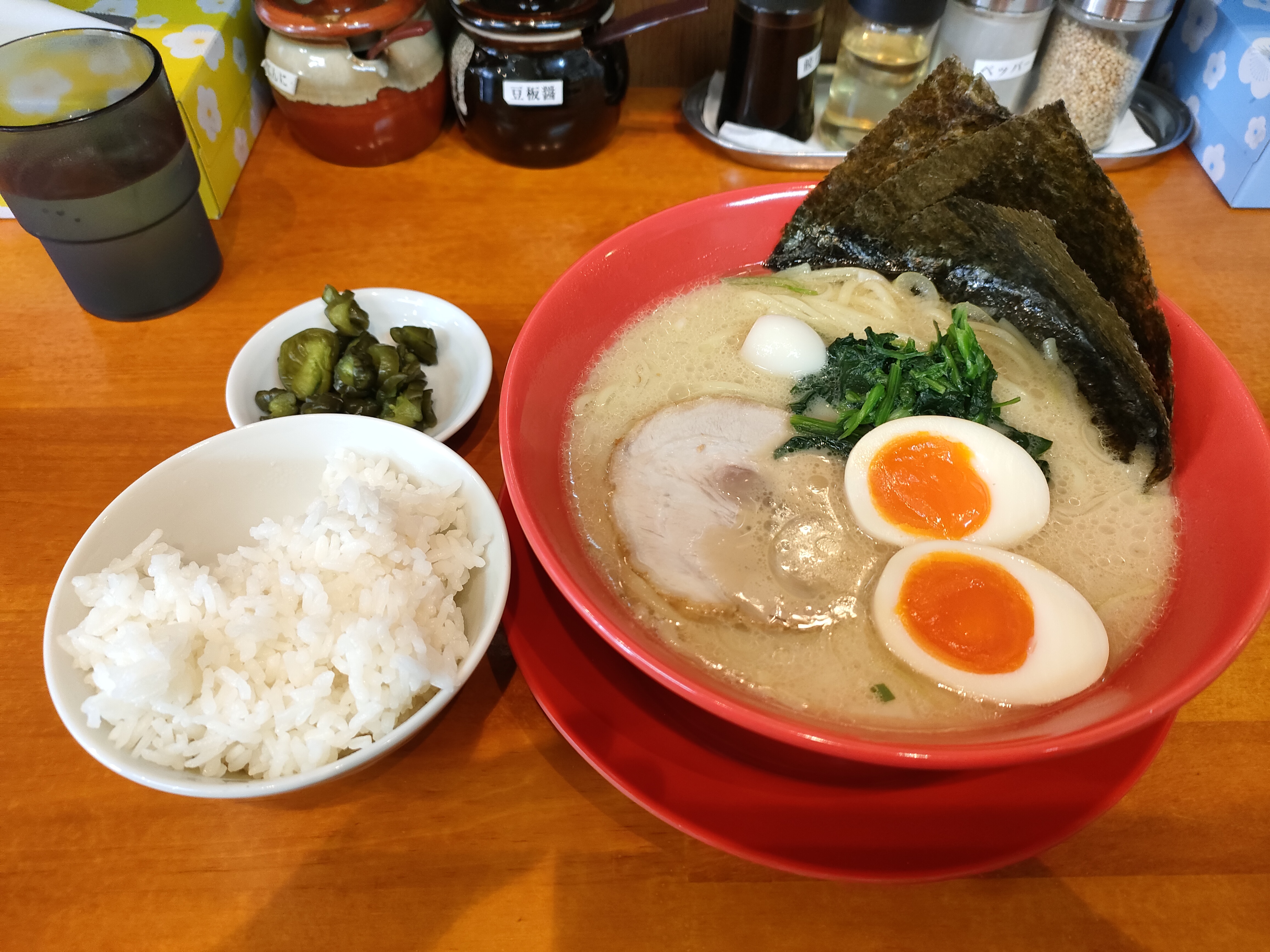 横浜家系ラーメン 赤家 粉浜西店의 대표사진