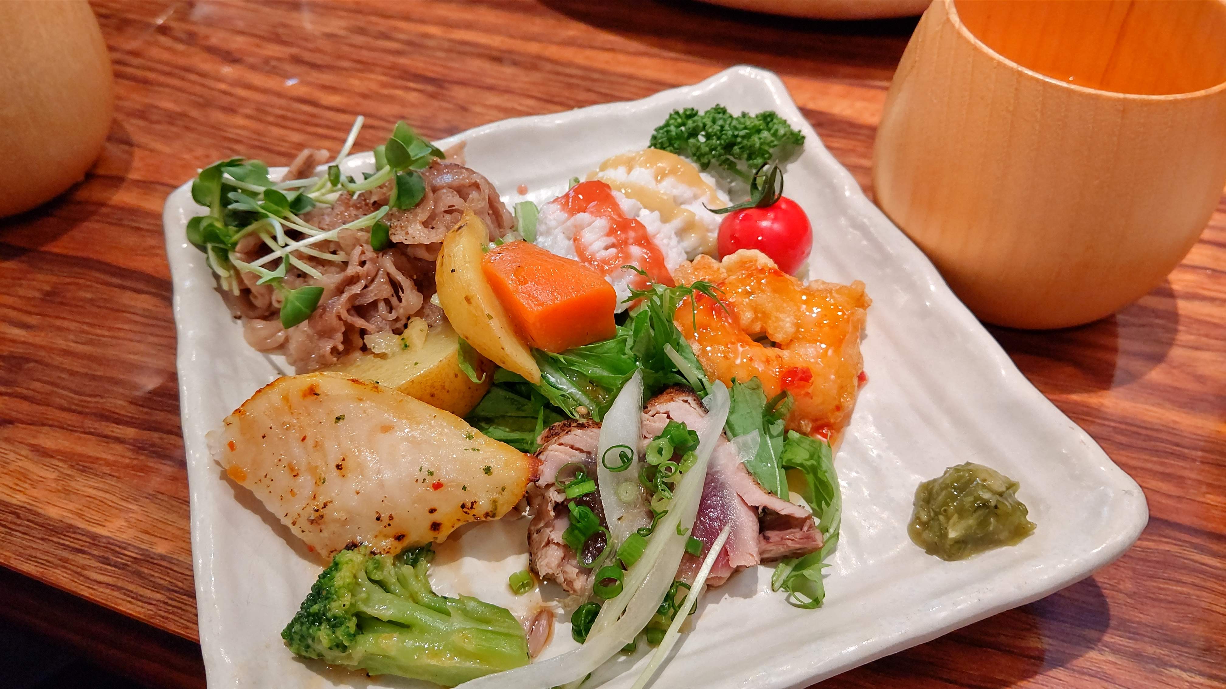 Azu daining의 대표사진