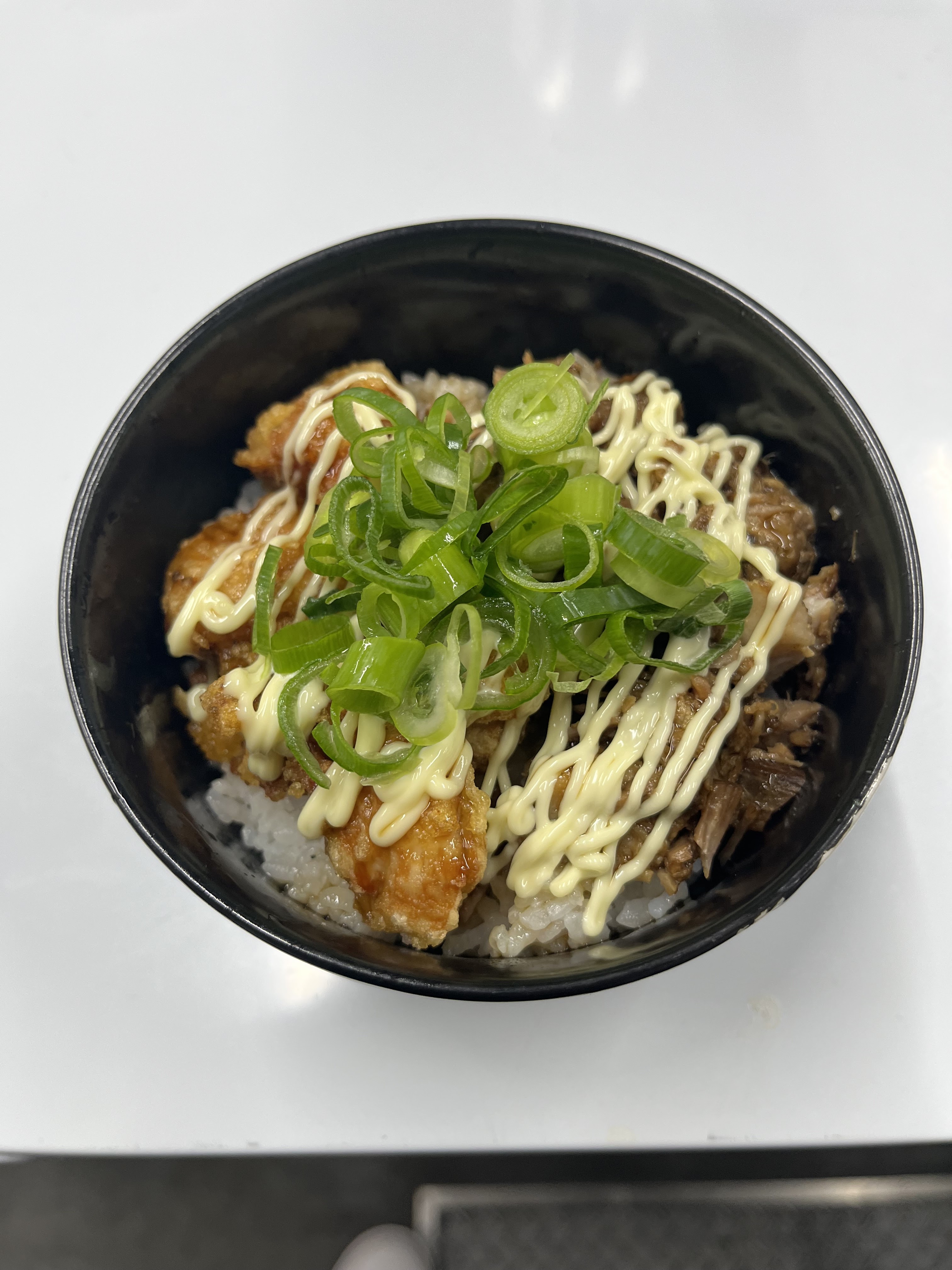 令和のニンニクラーメンとりとん【鳥豕】濃度10の鶏白湯とニンニクラーメン의 대표 이미지